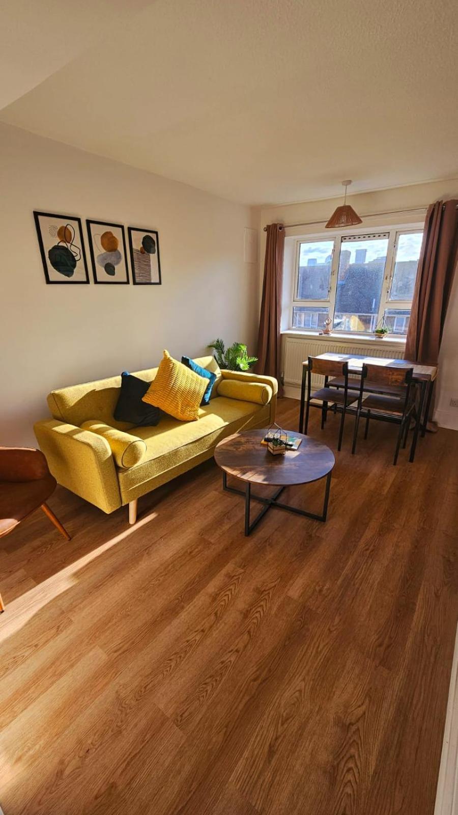 Excel O2 Stunning Large 3 Bedroom Apartment With Balcony London Kültér fotó