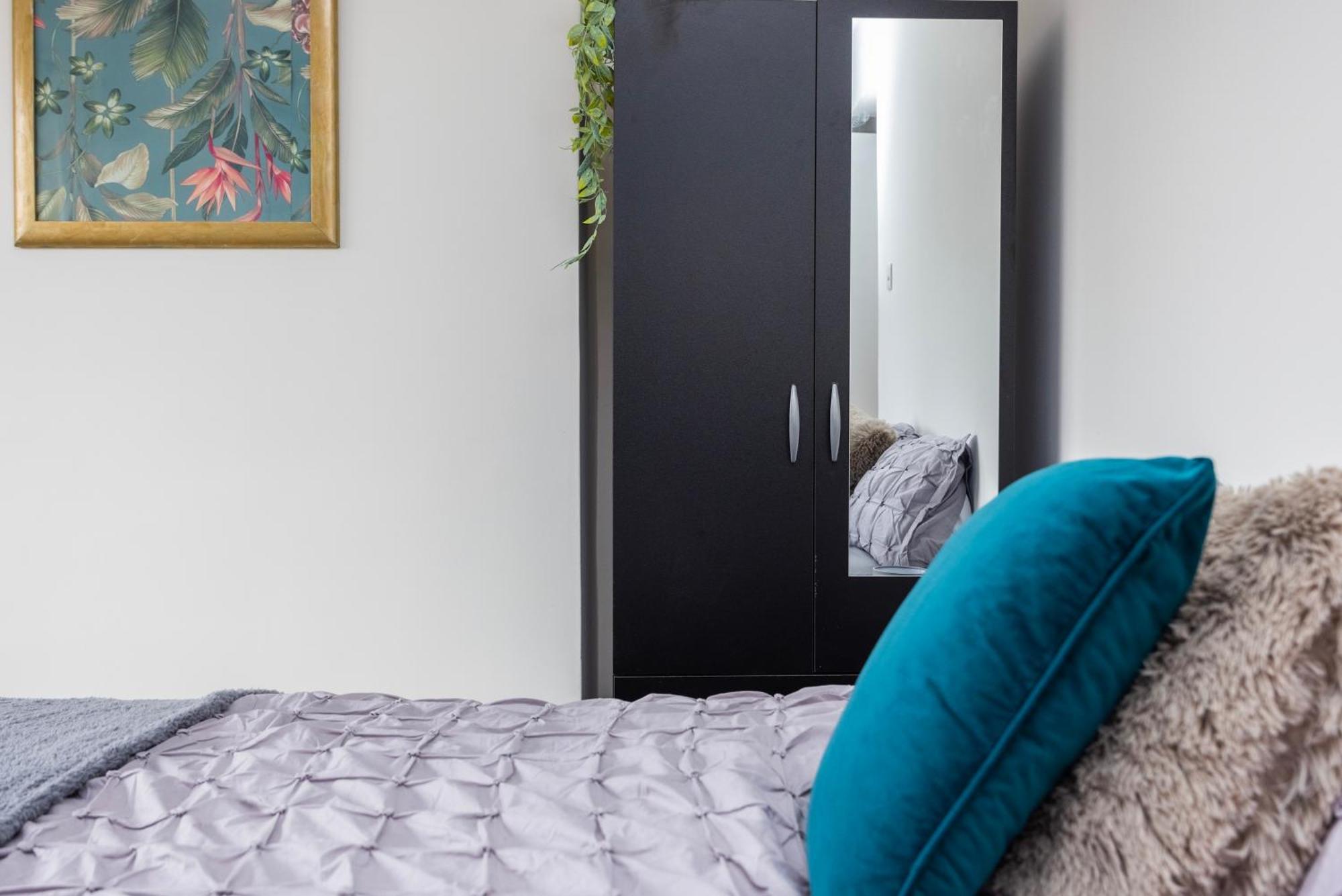 Excel O2 Stunning Large 3 Bedroom Apartment With Balcony London Kültér fotó